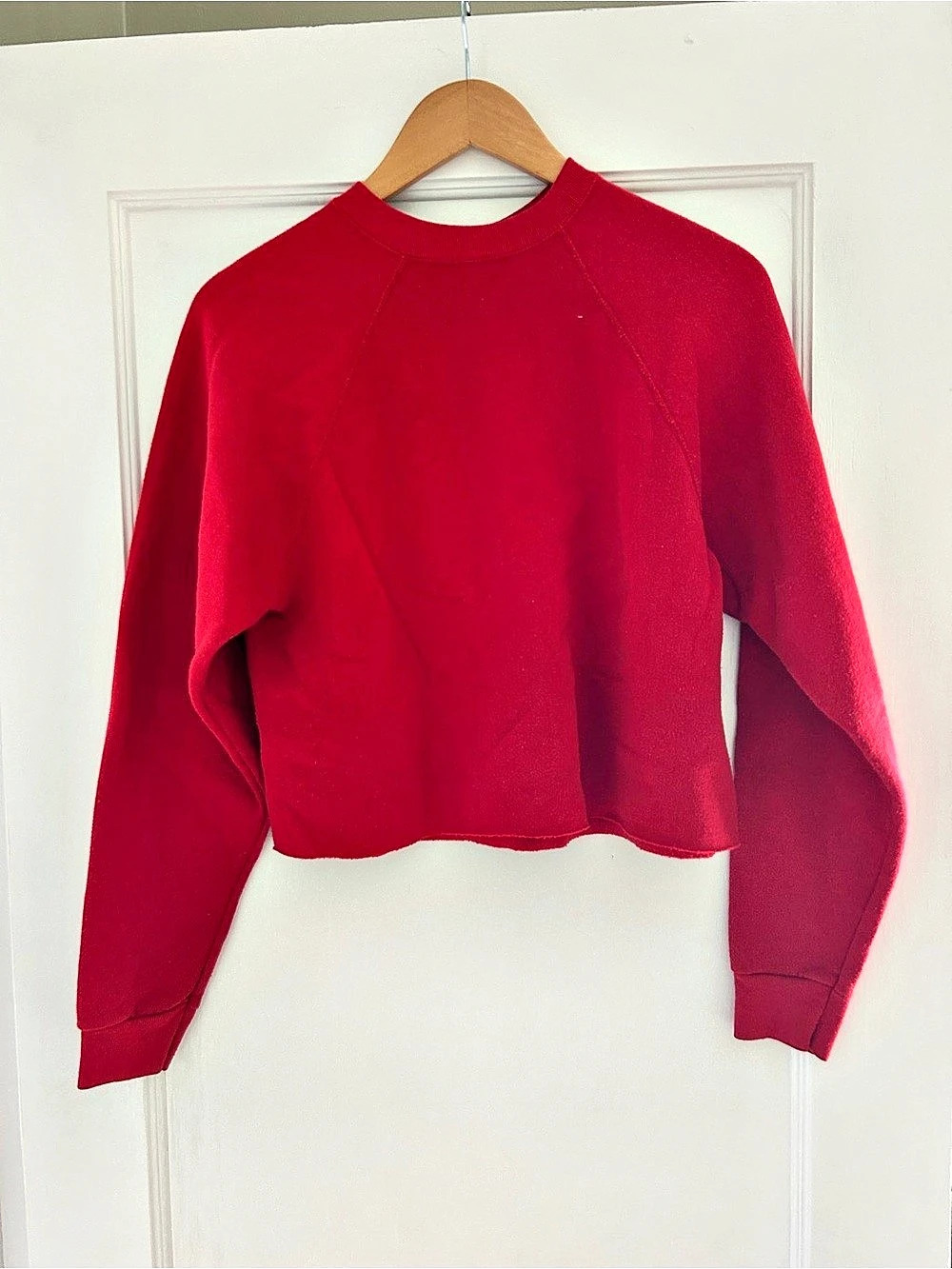 Super Soft Vintage Crewneck Sweatshirt Red Medium, crop